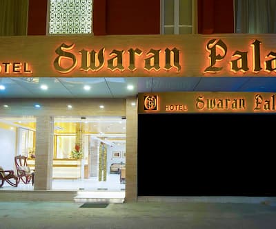 https://imgcld.yatra.com/ytimages/image/upload/t_hotel_yatra_city_desktop/v1410793848/Domestic Hotels/Hotels_New Delhi/Hotel Swaran Palace/Exterior_copy.jpg